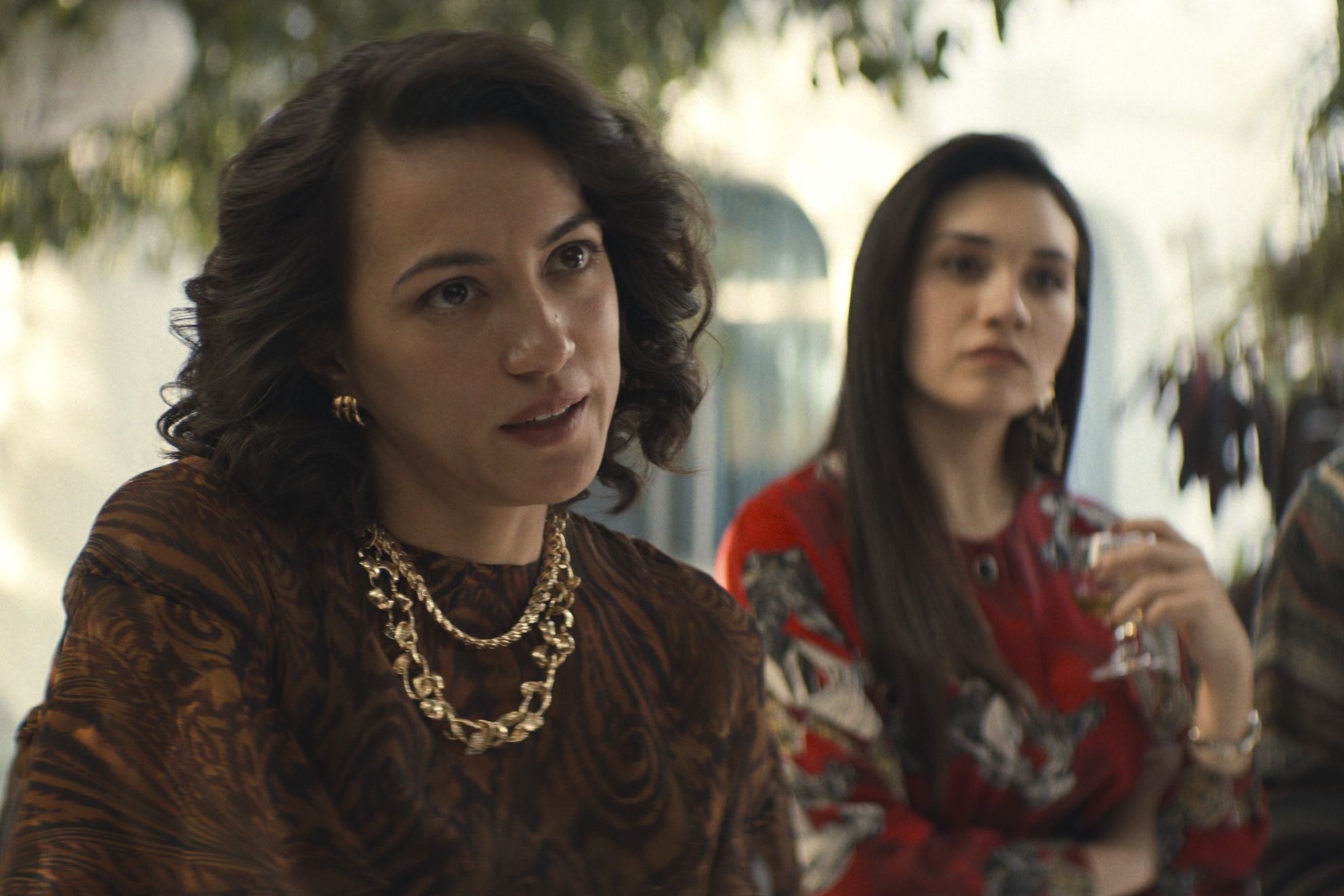 Narcos Mexico Mayra Hermosillo, Viviana Serna in una scena della