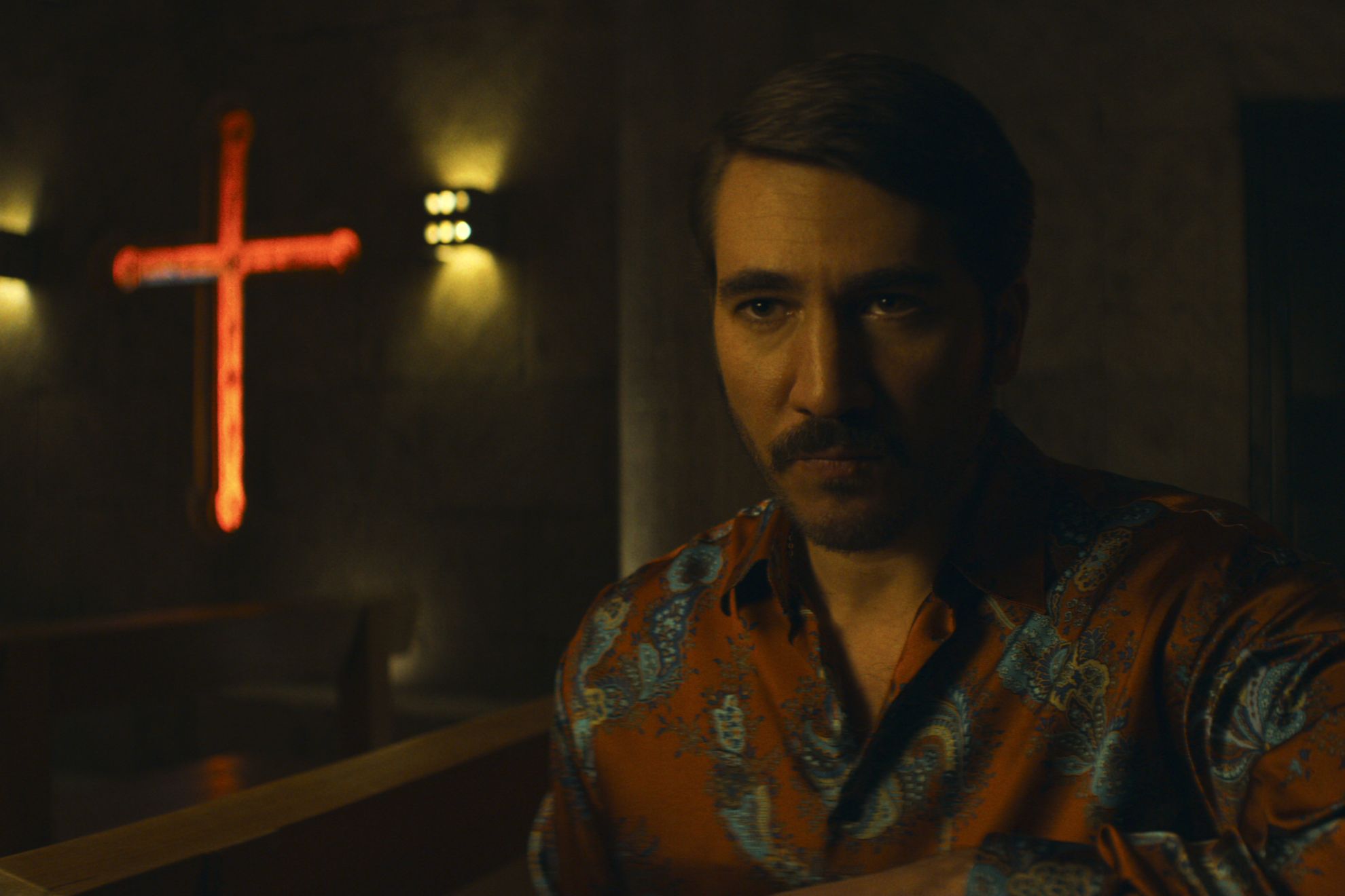 Films Et Séries Tv Avec Alberto Ammann Narcos: Mexico - Alberto Ammann in una scena della seconda stagione