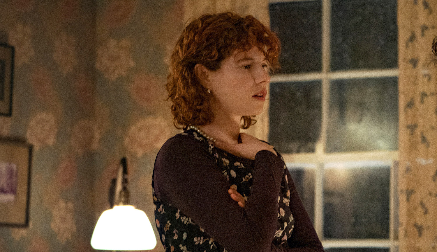 Sto pensando di finirla qui Jessie Buckley in una scena del film 518692 Movieplayer.it Sto pensando di finirla qui Jessie Buckley in una scena del film 518692 Movieplayer.it