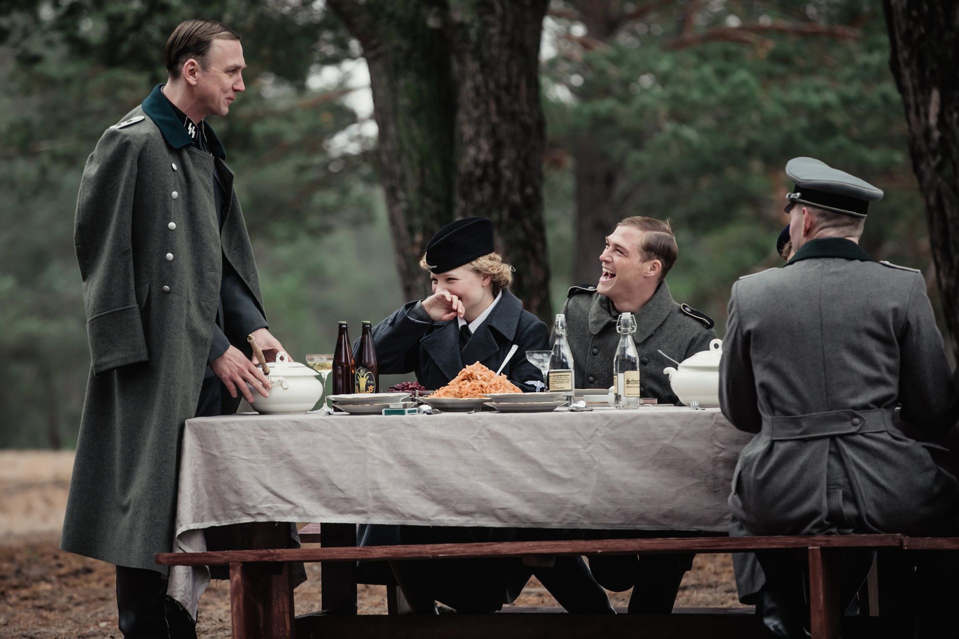 Lezioni di Persiano Lars Eidinger e Luisa CélineGaffron in una scena