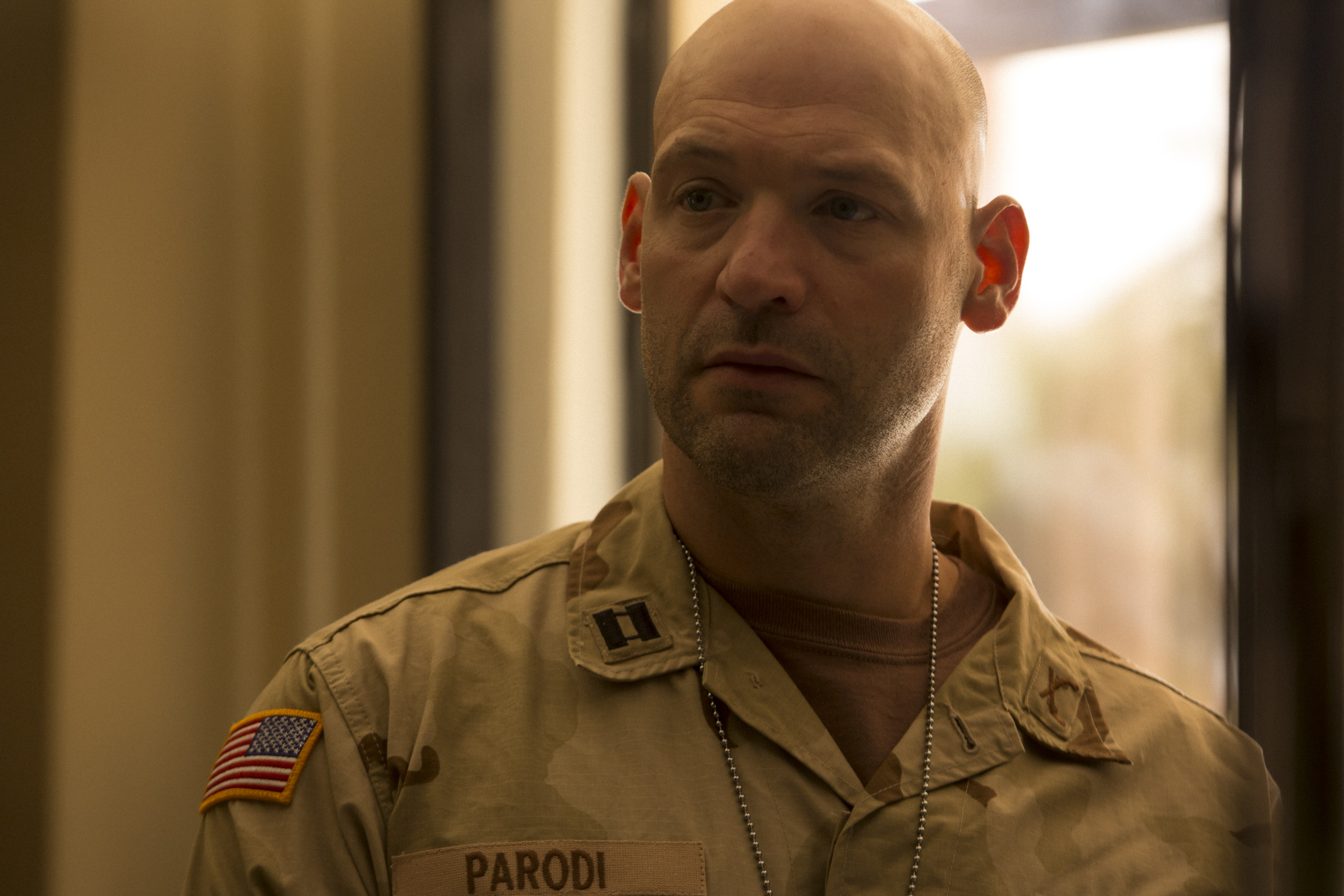 Baghdad Central Streaming Vf Baghdad Central: Corey Stoll in una scena del primo episodio: 528678