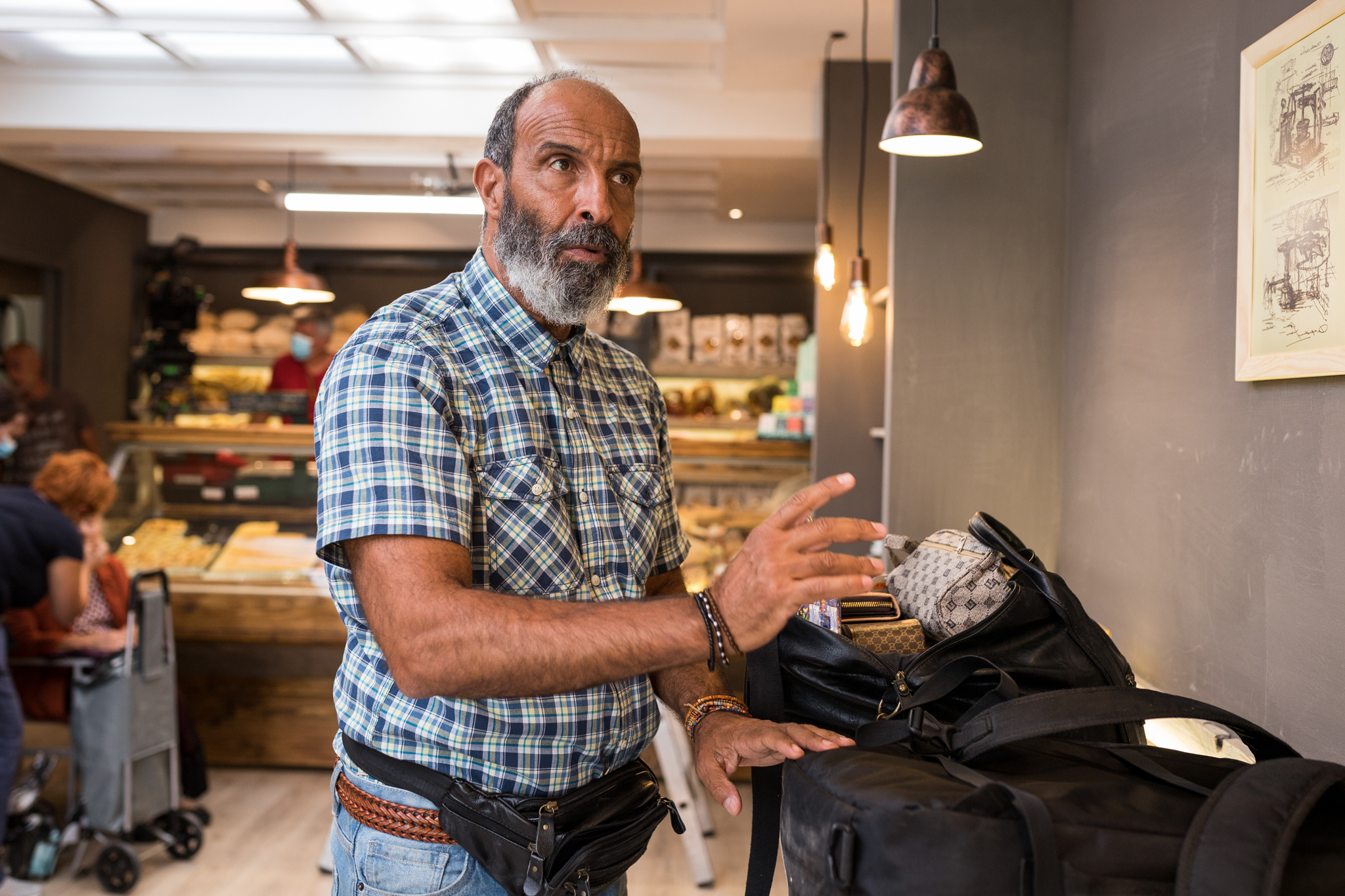 Ostaggi Jonis Bascir in una scena 535165 Movieplayer.it