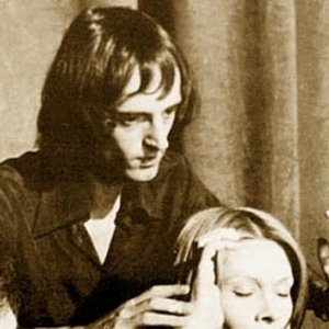 Dario Argento discute una scena con Macha Meril, sul set di Profondo rosso