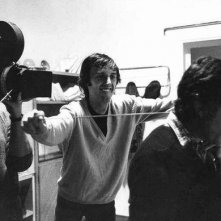 Dario Argento scherza con l'attore Vittorio Congia sul set de Il gatto a nove code