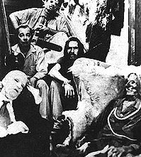 Foto Promozionale Per Non Aprite Quella Porta In Fondo Gunnar Hansen Nel Ruolo Di Leatherface 68