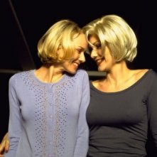 Naomi Watts e Laura Harring in una scena di Mulholland Drive, di Lynch
