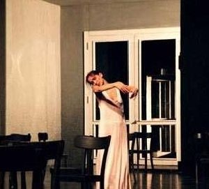 Pina Bausch sul set di Parla con lei, fotografata da Pedro Almodovar