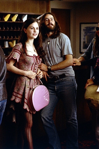 Anna Paquin e Jason Lee in una scena del film Quasi famosi