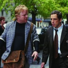 Ben Stiller e Philip Seymour Hoffman in una scena del film ... e alla fine arriva Polly