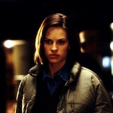 Hilary Swank in una scena del film Insomnia (2002)