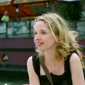 Julie Delpy in una scena del film Prima del tramonto