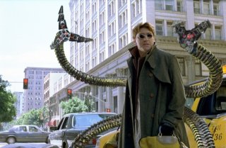 Alfred Molina interpreta il malvagio Dr. Octopus in Spider-Man
