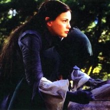 Arwen galoppa contro il tempo e i cavalieri neri per salvare la vita di Frodo