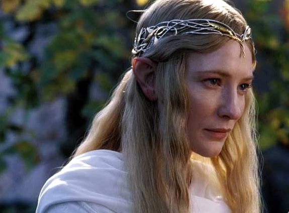 Cate Blanchett regala la sua bellezza ad una magnetica Galadriel