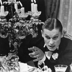 Helmut Berger in una scena de La caduta degli dei
