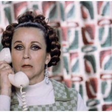 Julieta Serrano in una scena di Donne sull'orlo di una crisi di nervi