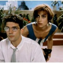 Maria Barranco ed Antonio Banderas in una scena di Donne sull'orlo di una crisi di nervi