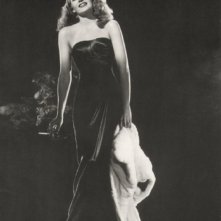 Rita Hayworth in una celebre foto promozionale per Gilda