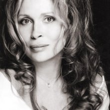 Una splendida Faye Dunaway in bianco e nero, in uno scatto firmato da Greg Gorman