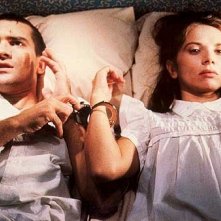 Victoria Abril e Antonio Banderas in una scena di Legami! di Pedro Almodovar