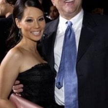 Il produttore Harvey Weinstein con Lucy Liu alla prima di Kill Bill Vol. 1 a Los Angeles
