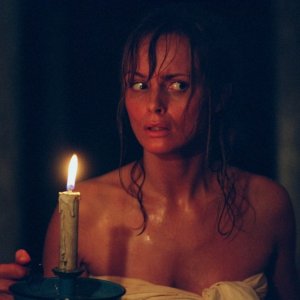 Izabella Scorupco  in una scena di Exorcist The Beginning