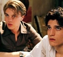 Louis Garrel e Michael Pitt in una scena di The Dreamers