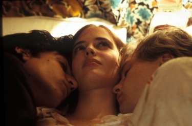 Michael Pitt con Eva Green e Louis Garrel in una scena di The Dreamers