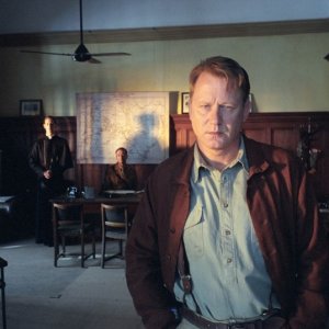 Stellan Skarsgård  in una scena di Exorcist The Beginning