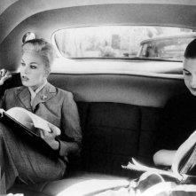 Kim Novak sul set de La donna che visse due volte di Alfred Hitchcock