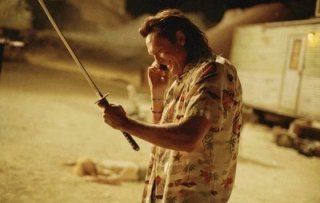 Michael Madsen in una scena del film Kill Bill: Volume 2