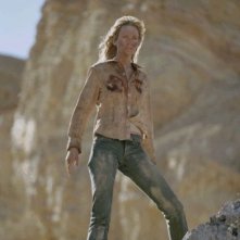 Uma Thurman in una sequenza drammatica del film Kill Bill: Volume 2