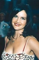Carla Gugino 2004