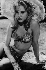 Sue Lyon in una scena di Lolita