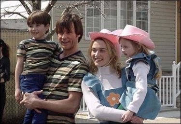 Uma bela imagem de Carrey e Winslet nos papéis de Joel e Clementine