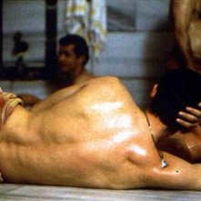 Alessandro Gassman Di Spalle In Una Scena De Il Bagno Turco 4087