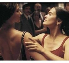 Ashley Judd e Salma Hayek si abbandonano ad un sensuale tango in Frida