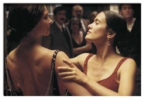 Ashley Judd e Salma Hayek si abbandonano ad un sensuale tango in Frida