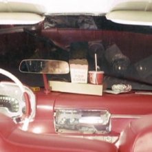 Keith Gordon ed Alexandra Paul in una scena di Christine