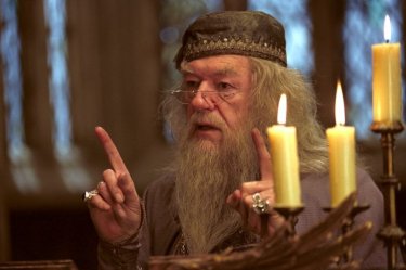 Michael Gambon è il preside di Hogwarts, Albus Silente