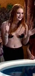 Alicia Witt in una scena di Four Rooms