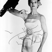 Tippi Hedren in una foto promozionale autografata per Gli uccelli
