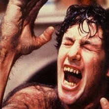 David Naughton si trasforma in Un lupo mannaro americano a Londra