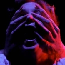 Irene Miracle in una scena di Inferno, diretto da Dario Argento