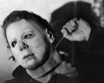 Halloween: la maschera di Michael Myers modellata sulla faccia di William Shatner, ecco la reazione del divo