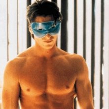 Christian Bale è Patrick Bateman in una scena di American Psycho