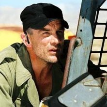 John Diehl è il reduce Paul in La terra dell'abbondanza