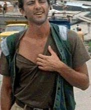 Luca Barbareschi in una scena di Cannibal Holocaust