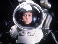 Alien, la rivelazione di Sigourney Weaver: 'Feci rimuovere una scena di sesso dal film'