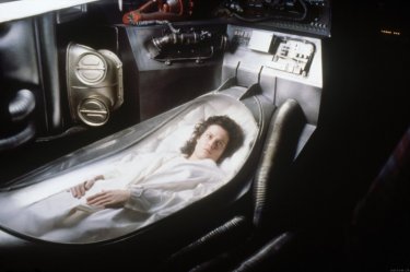 Sigourney Weaver in una scena di Alien